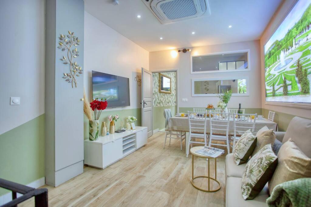 Le Nid Parisien Triplex Cosy Et Chaleureux Apartment Exterior photo