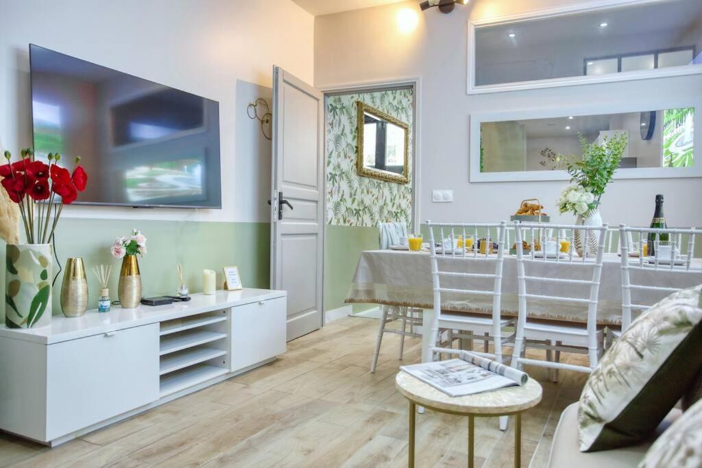 Le Nid Parisien Triplex Cosy Et Chaleureux Apartment Exterior photo
